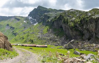 Wandelen naar de bergweiden en chalets van Salvadon