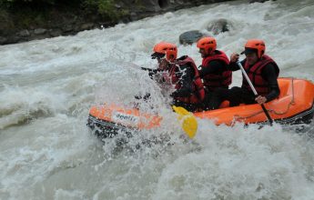 Mini-rafting Tocht – Probeer het kleine broertje van raften voor een semi-autonome tocht op de Giffre!