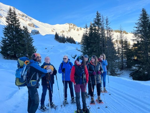 Sneeuwschoenwandelen en picknicken met de gemzen_Taninges